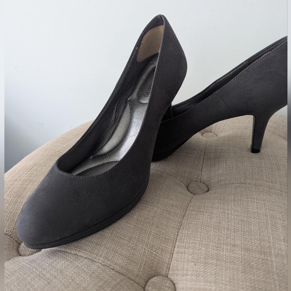 Kelly & Katie round toe high heels, gray - size 7.5